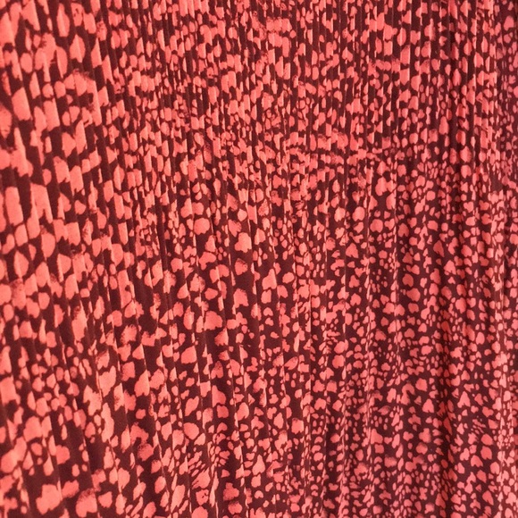 4X Printed Heart Blouse with Swingy Pleats from the In Every Story line at PENN - Picture 14 of 17